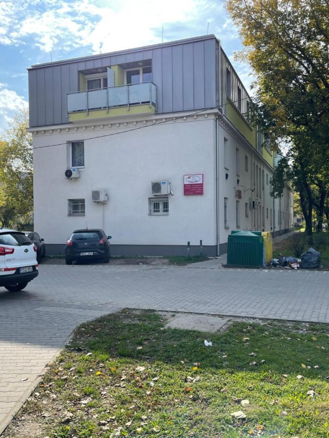 Stilusos Lakas Ingyenes Parkolassal Ντέμπρετσεν Εξωτερικό φωτογραφία
